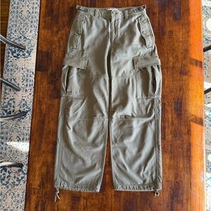 TNA Aritzia Green Cargo Pants- Size 2 short